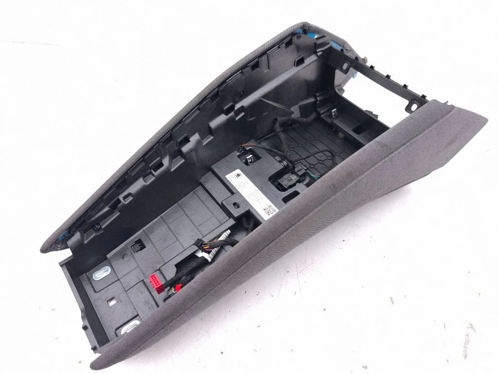 Center console 5LC863480A