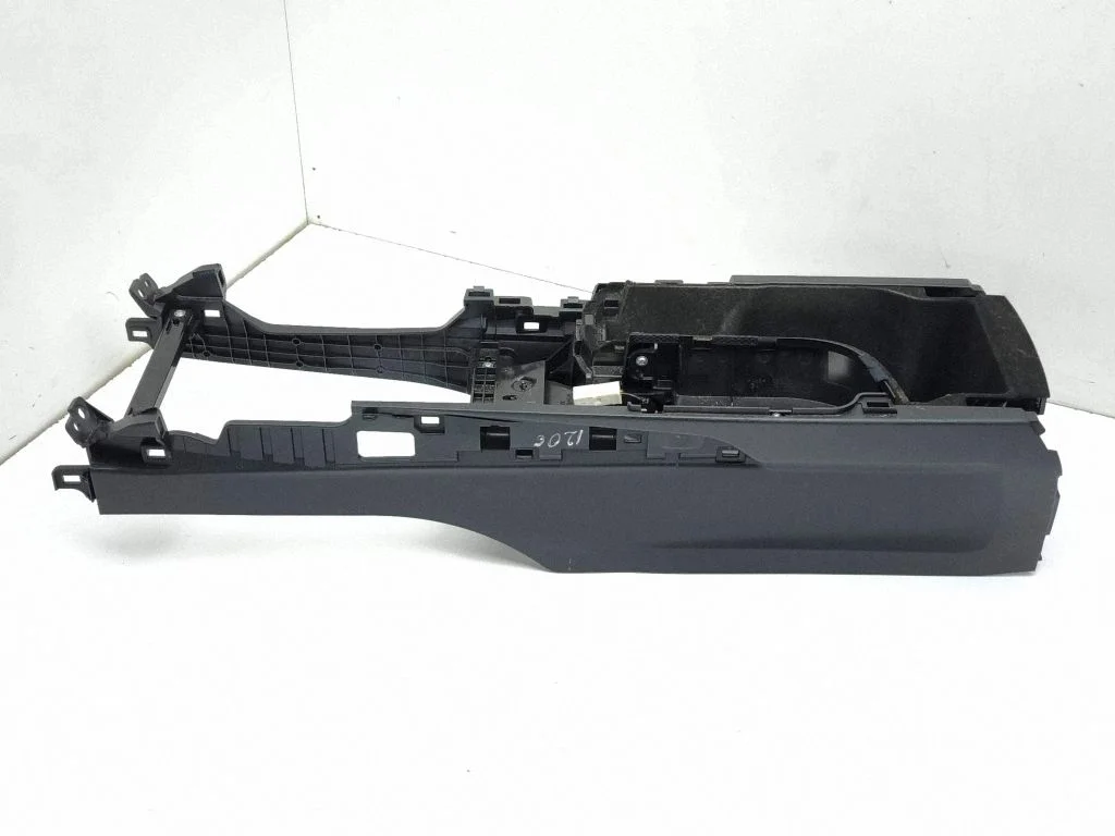 Keskkonsool – Lexus IS III XE30 (2013-2020)