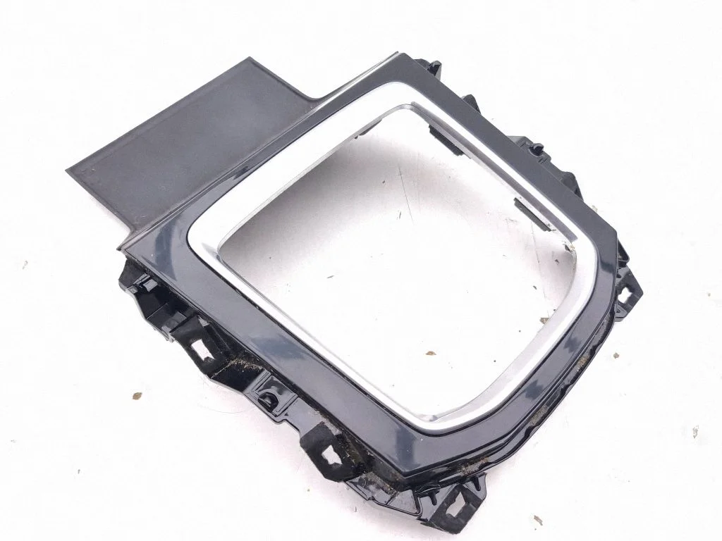 Käigukangi ümbrise viimistlus (plastik) KB7W64341