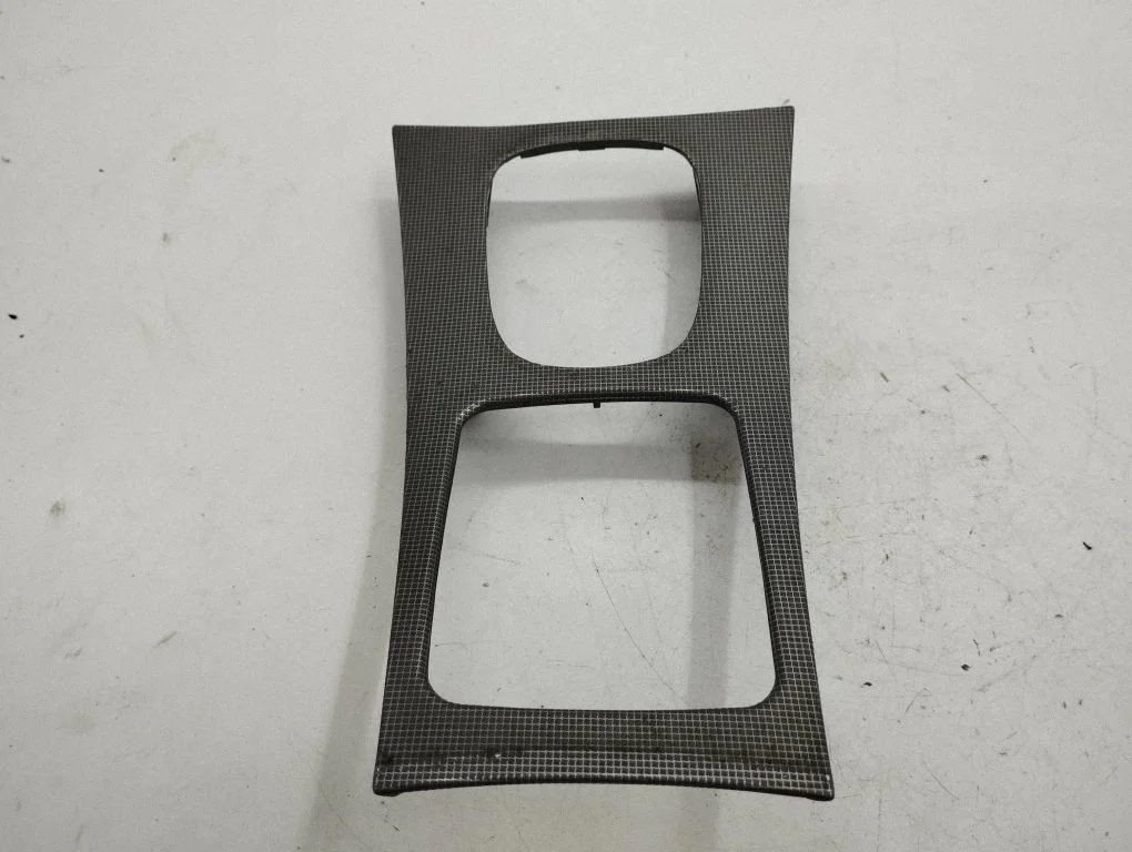 Gear shifter surround trim plastic – Mercedes-Benz C-Class W203 (2000-2007)