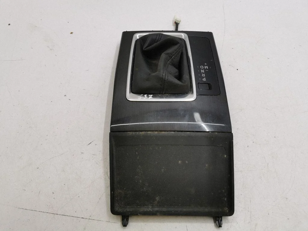 Pārnesumu pārslēga sviras apdare (plastmasas) KA0H64341