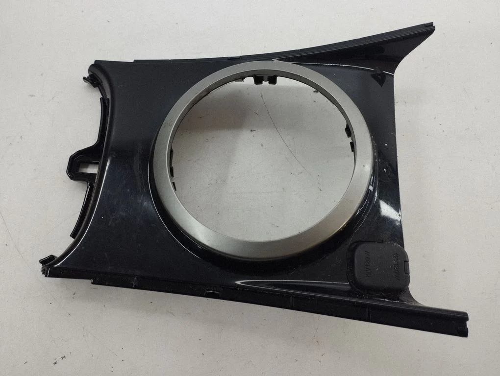 Gear shifter surround trim plastic EH646434