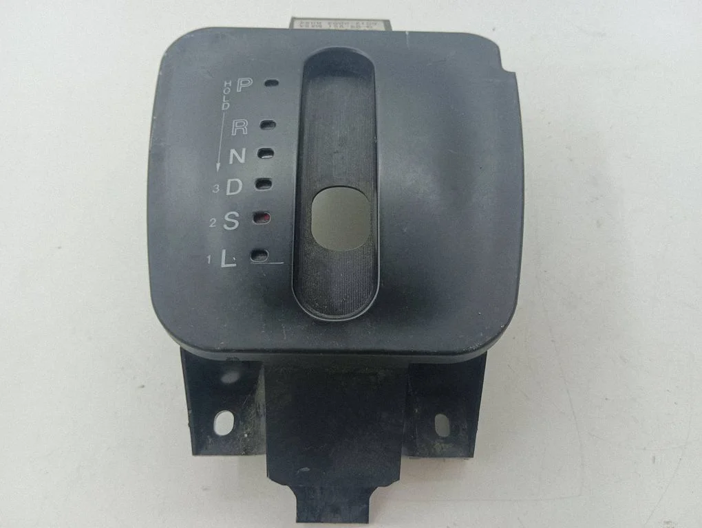 Gear shifter surround trim plastic G0496MA5A