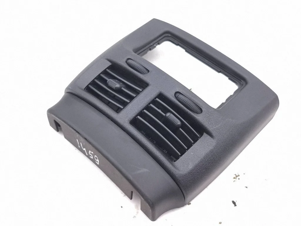 Rear air vent grill – Lexus IS 220D-250-350 (2006-2013)