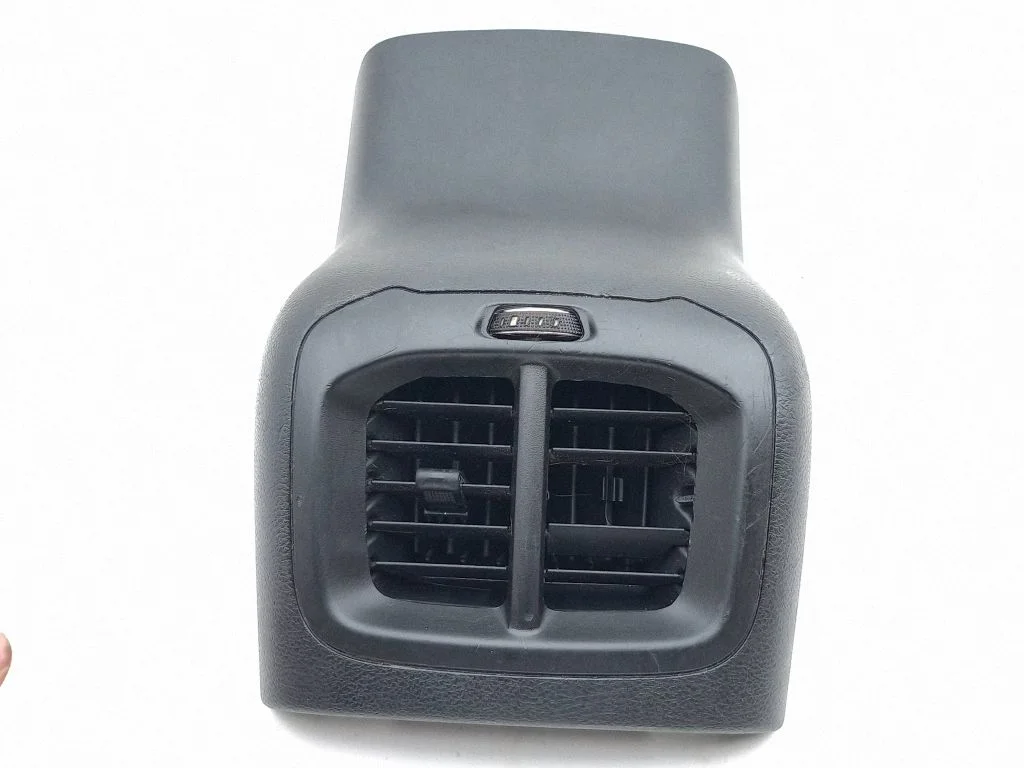 Rear air vent grill – Jeep Grand Cherokee (2010-2021)
