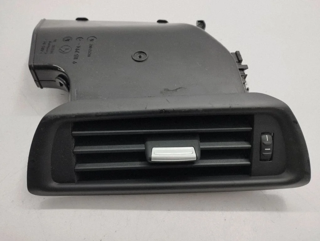 Rear air vent grill 9113794