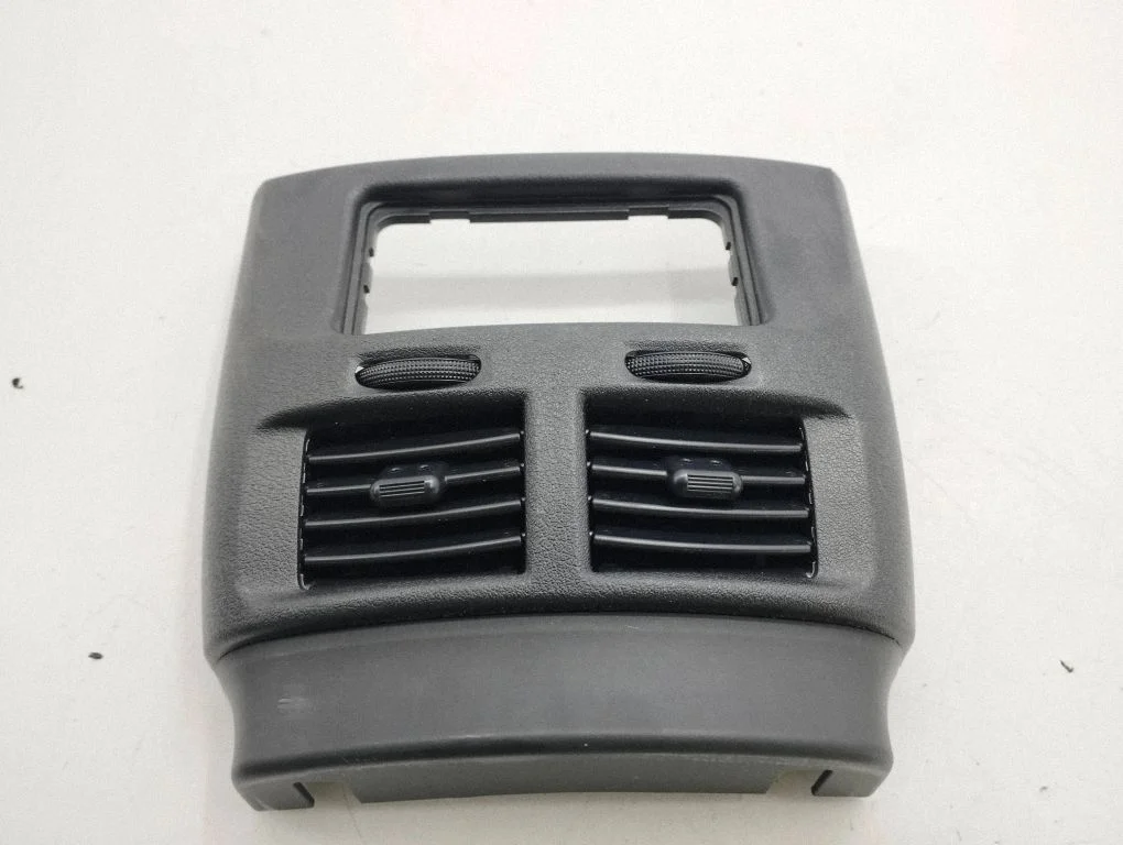 Rear air vent grill 5894453010