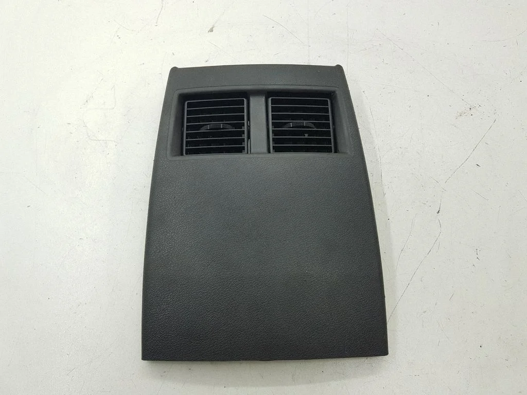 Rear air vent grill 1060480TRMAA