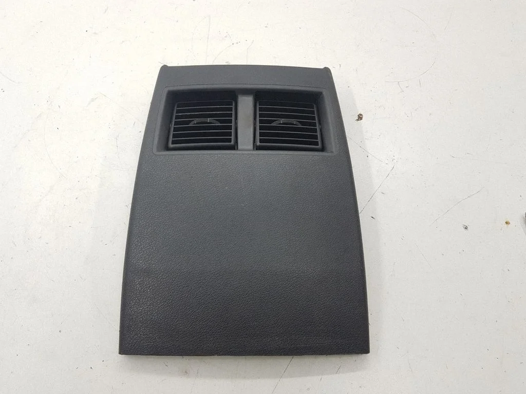 Rear air vent grill 1060480TRMAA