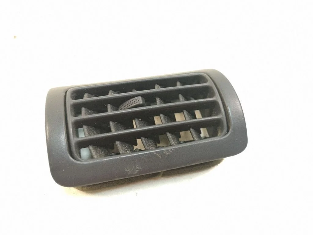 Rear air vent grill 979802B000