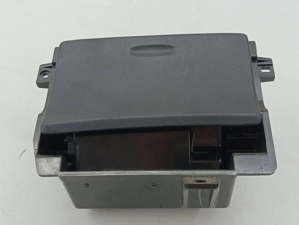 Ashtray (front) FAC0012012