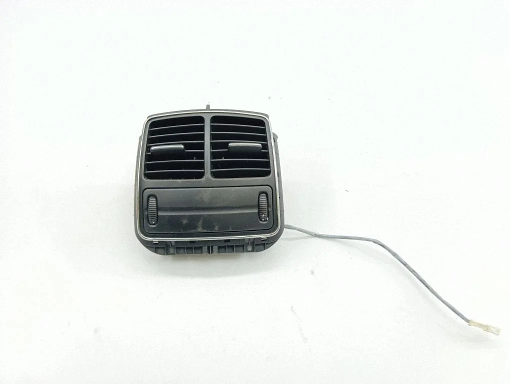 Rear air vent grill 211830054