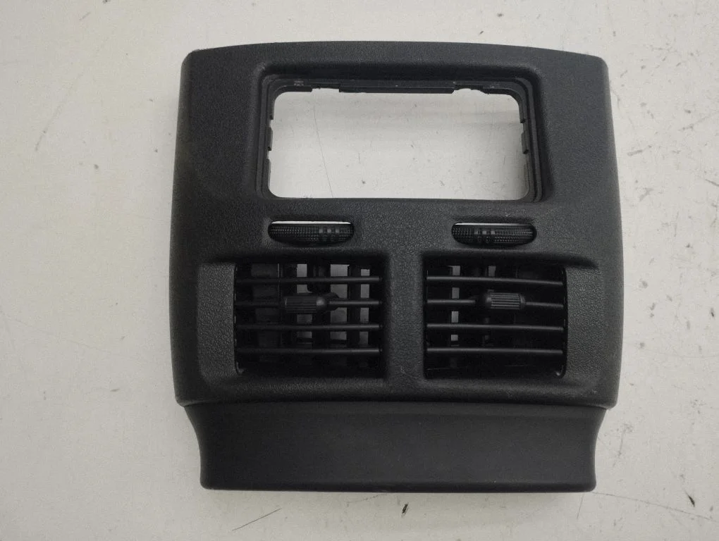Rear air vent grill – Lexus IS 220D-250-350 (2006-2013)