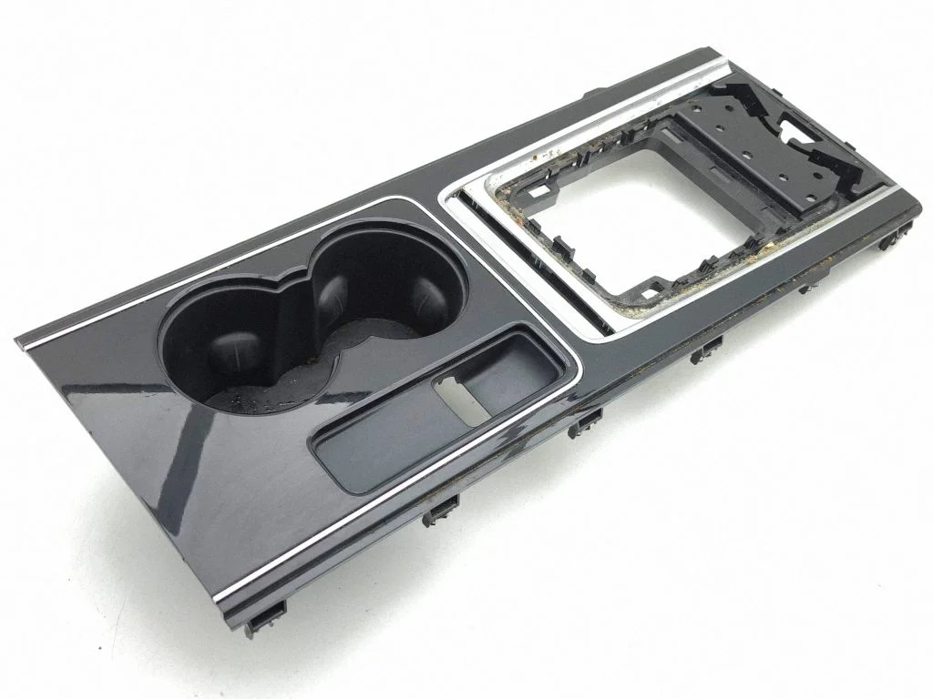 Krūžu turētājs (priekšā) – Jaguar XE (2015-)