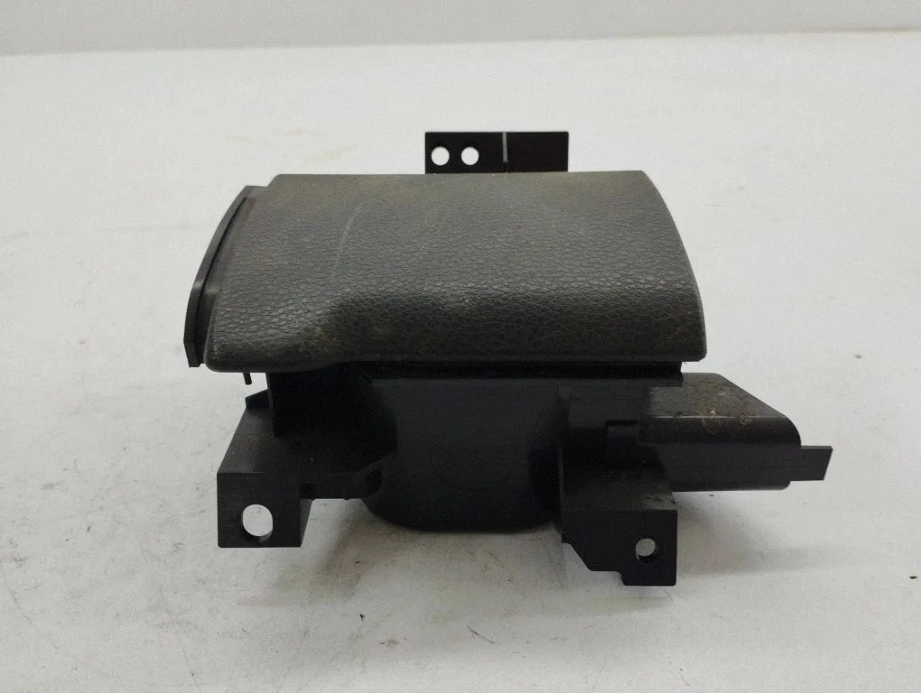 Krūžu turētājs (priekšā) 68430EQ100
