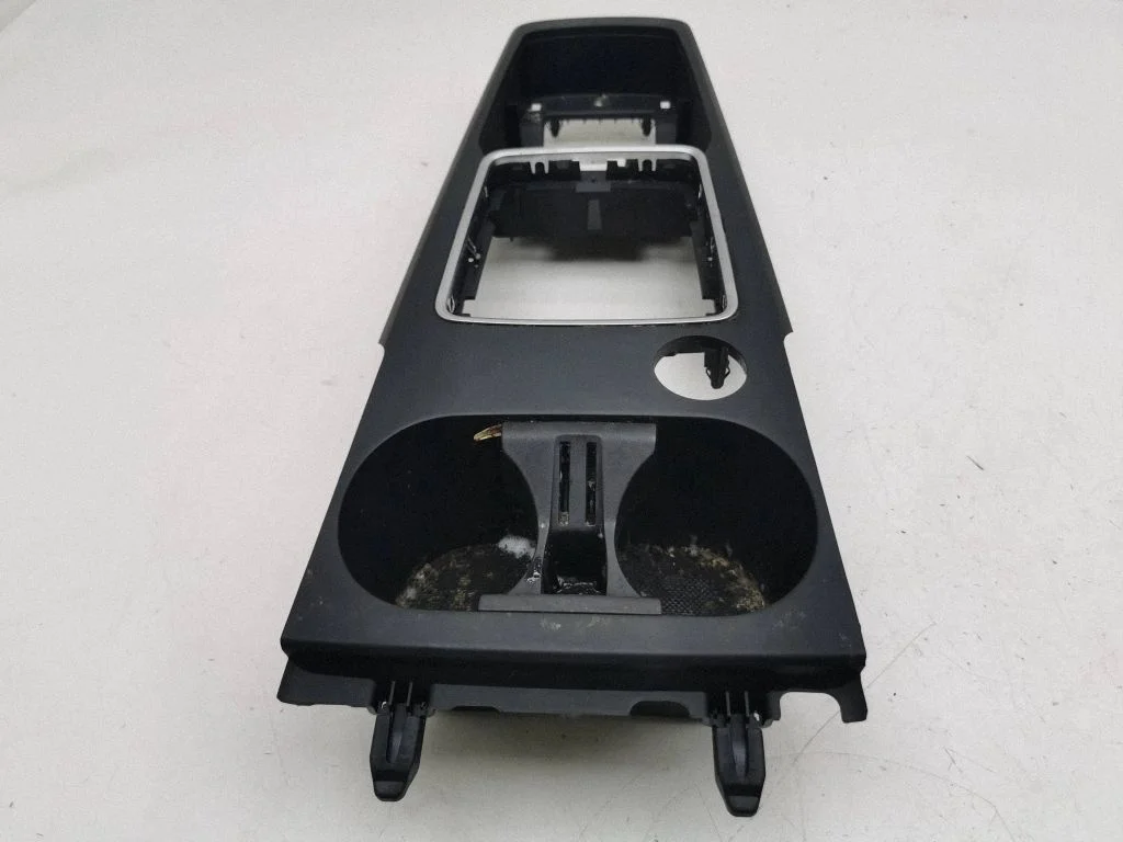 Cup holder front 81C864261