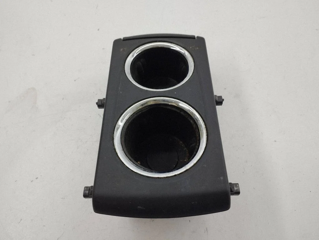 Cup holder front 20921576