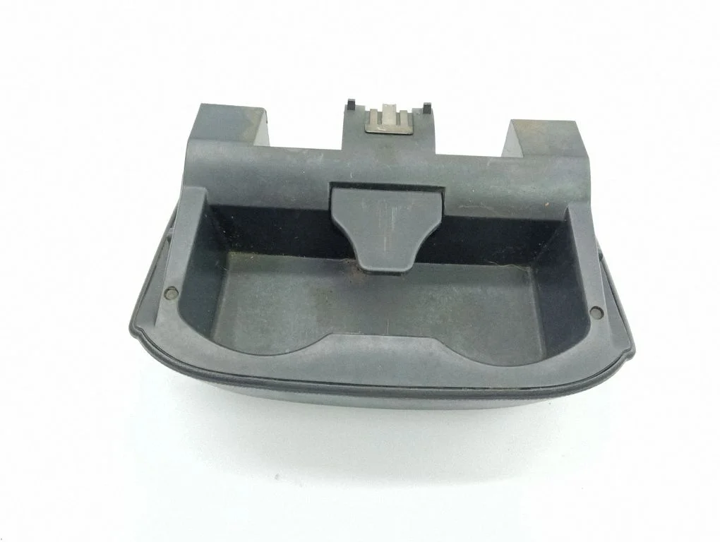 Cup holder front