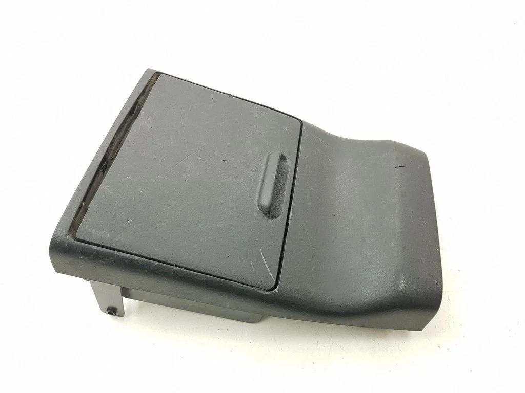 Cup holder front
