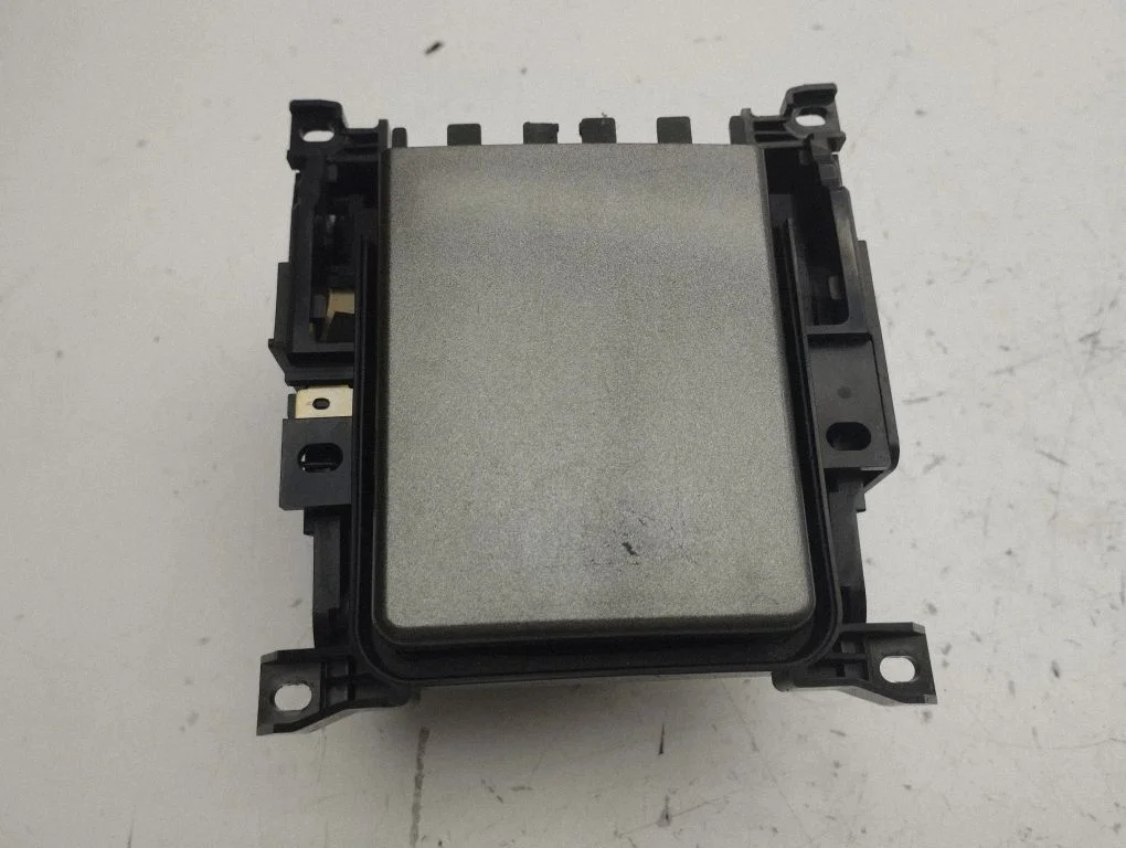 Cup holder front – Lexus IS 220D-250-350 (2006-2013)