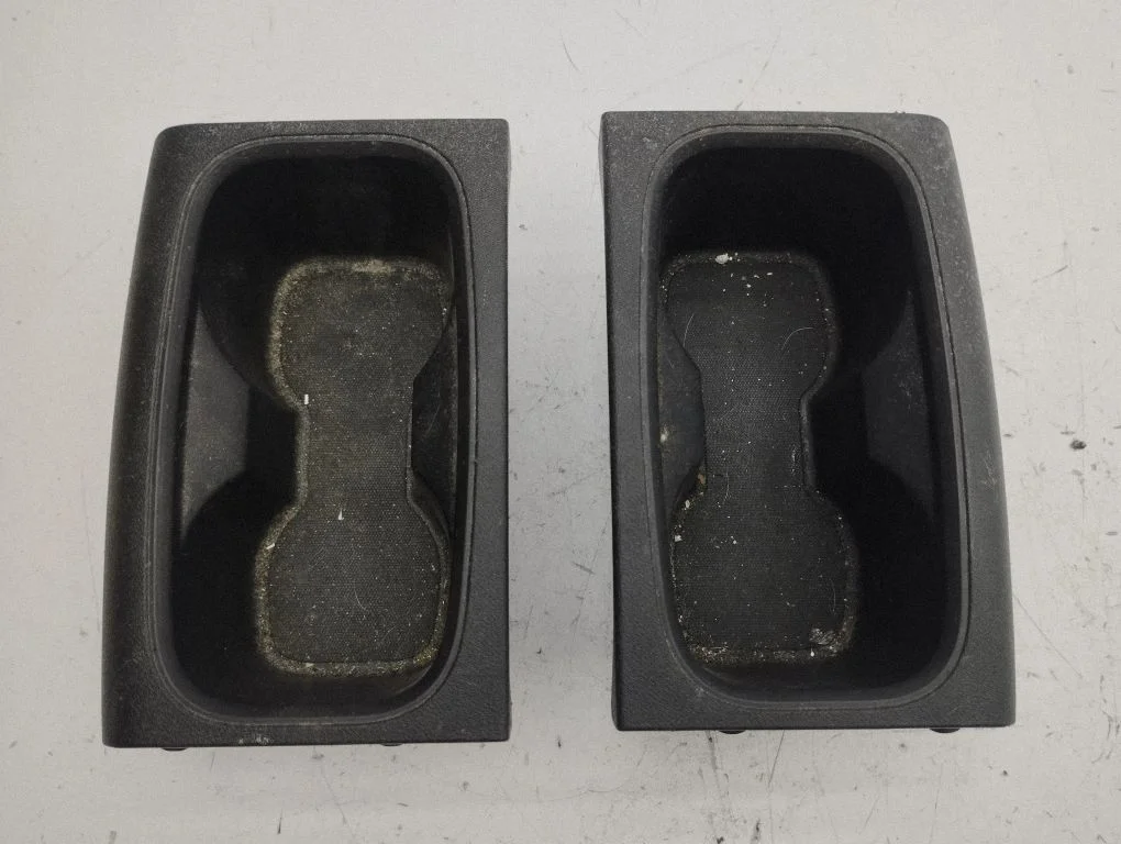 Cup holder front