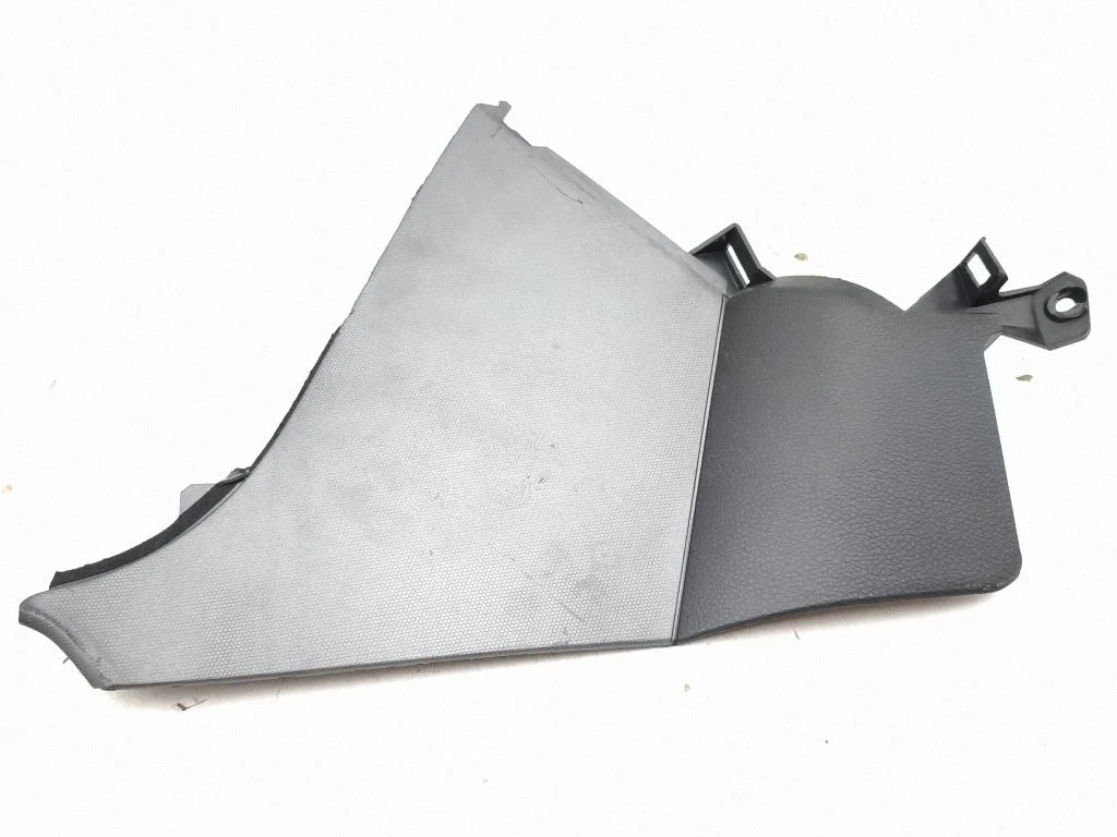 Centre console side trim front 68134CD400