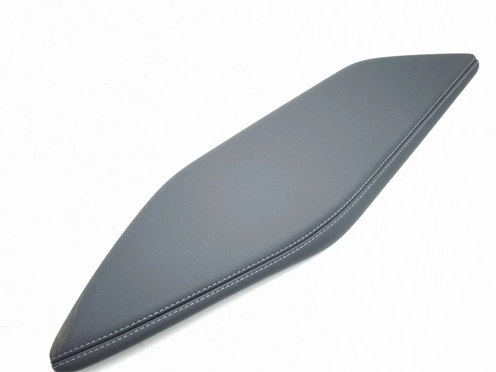 Keskkonsooli külje viimistlus (eesmine) 8B3863306A