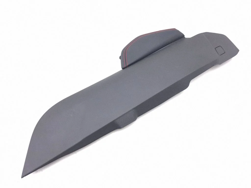 Centre console side trim front PV4BS044E06F