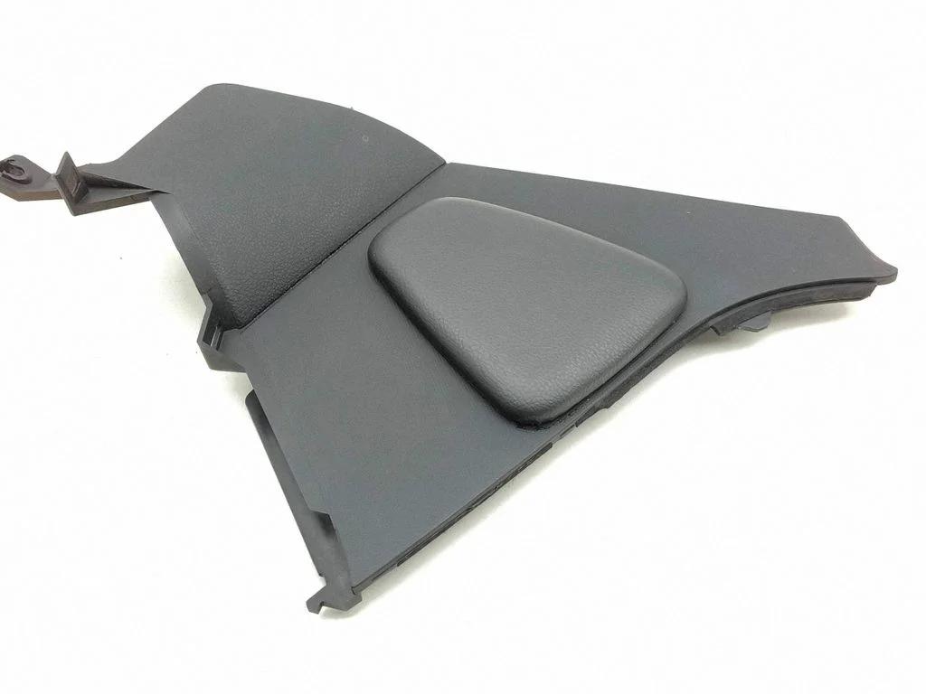 Sāna apdare (priekšējā) 68134CD400