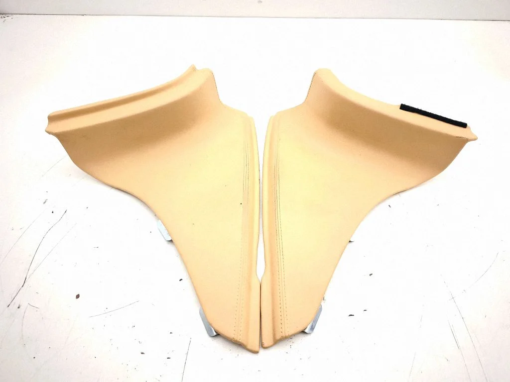 Centre console side trim front