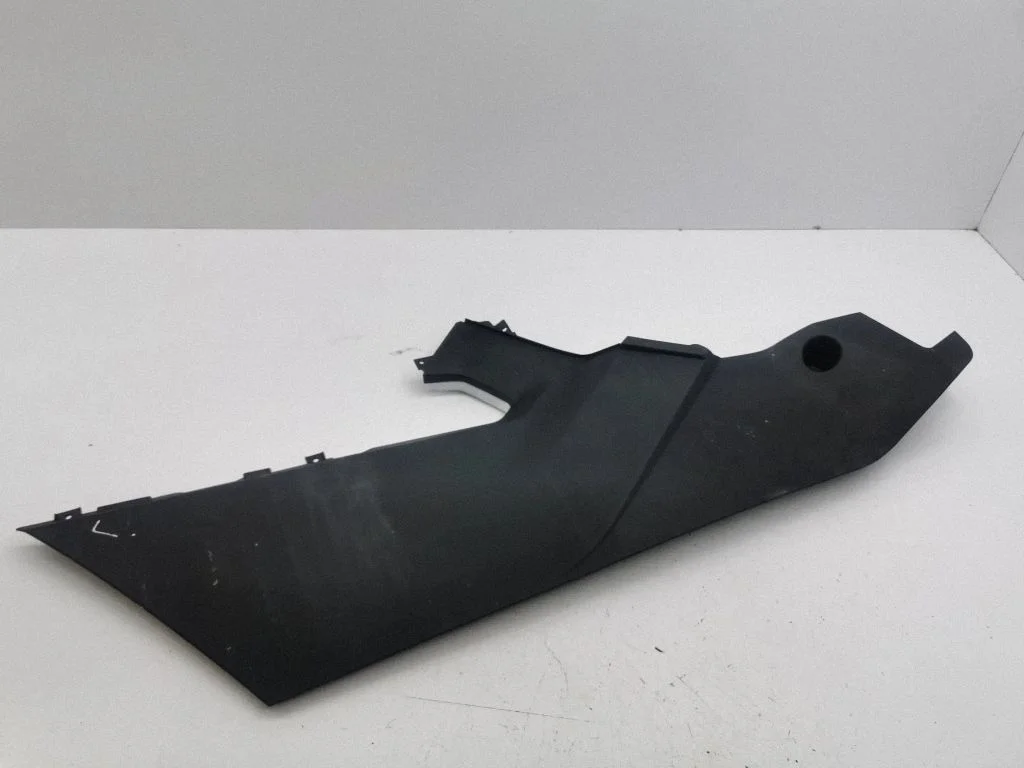 Centre console side trim front BJ32045M10AAW