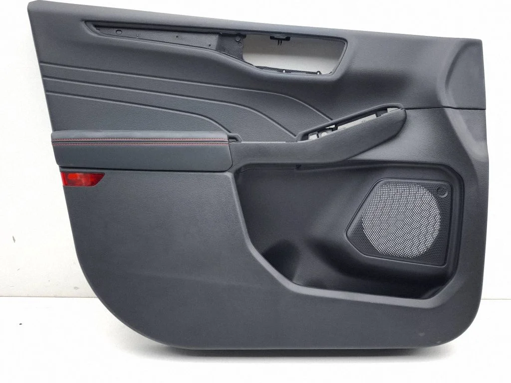 Priekšējo durvju apšuvums – Ford Kuga III (2020-)