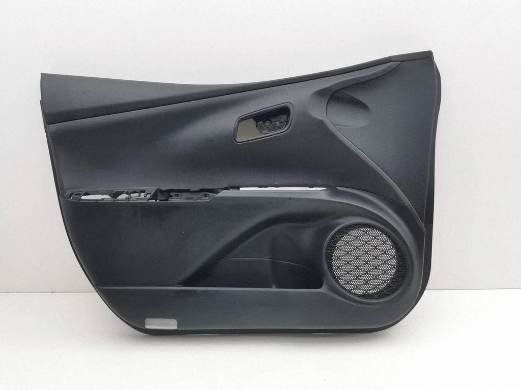 Eesmiste uste sisevooder – Toyota Prius (XW50) (2015-2023)
