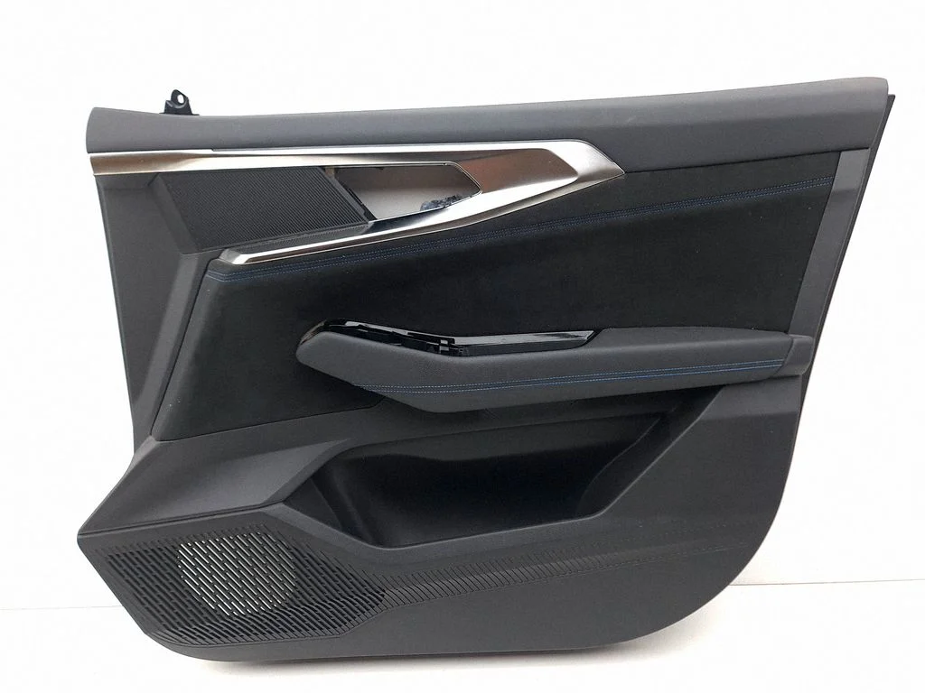Front door card panel trim – right