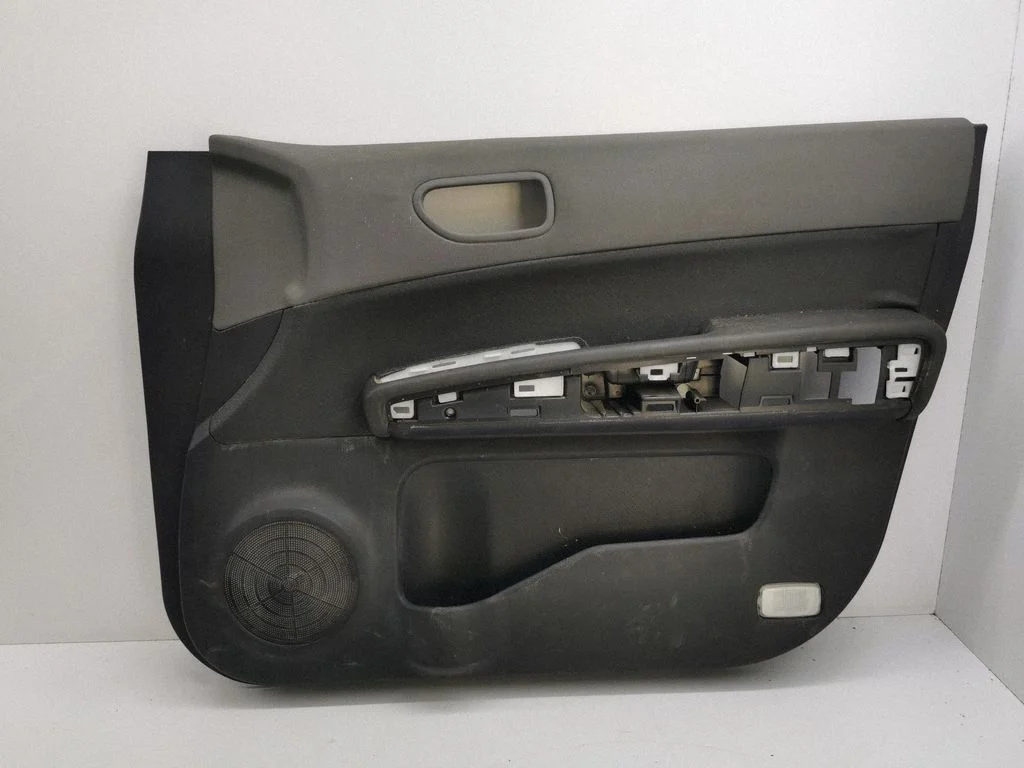 Boczek drzwi przednich 80910JG00A