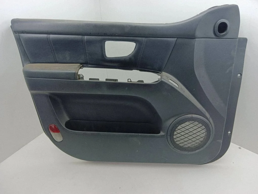 Front door card panel trim – KIA Sorento (2002-2009)