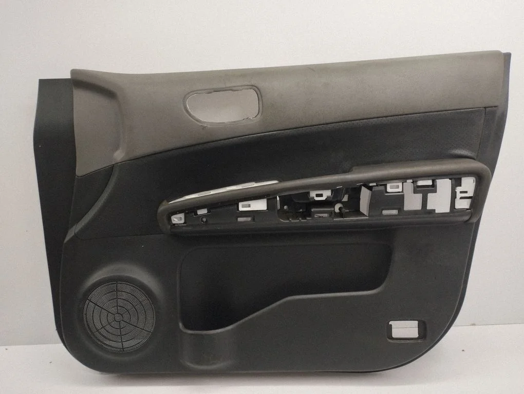 Front door card panel trim – right