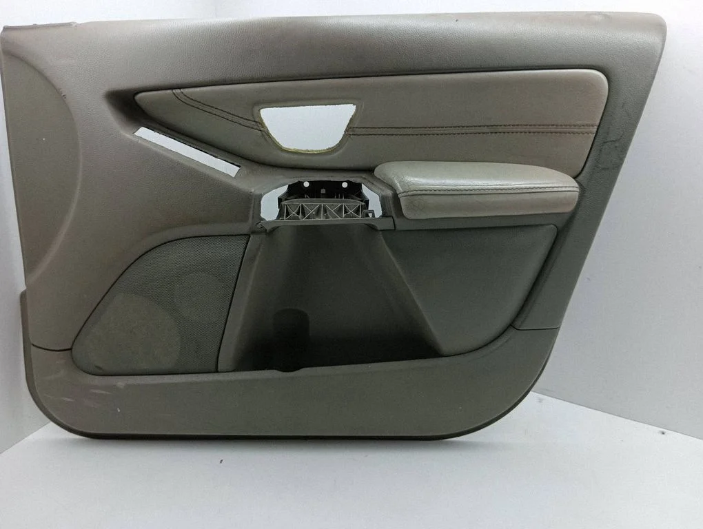 Front door card panel trim 39989477