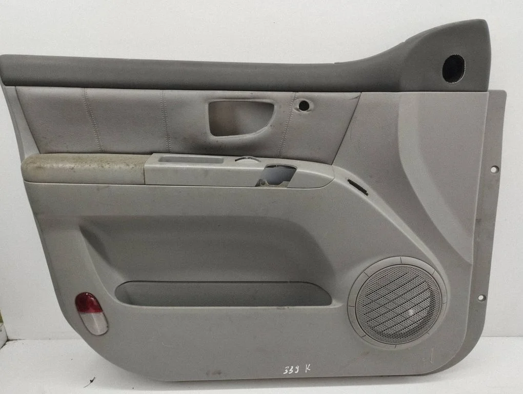 Front door card panel trim – KIA Sorento (2002-2009)