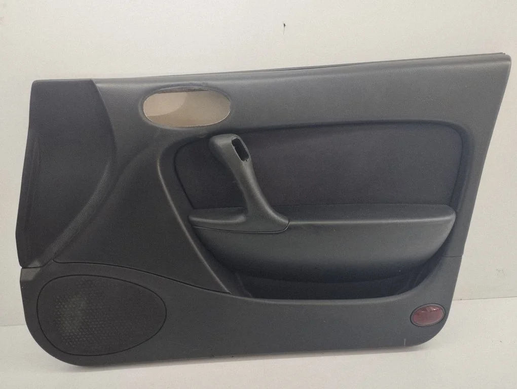 Front door card panel trim C001684CI