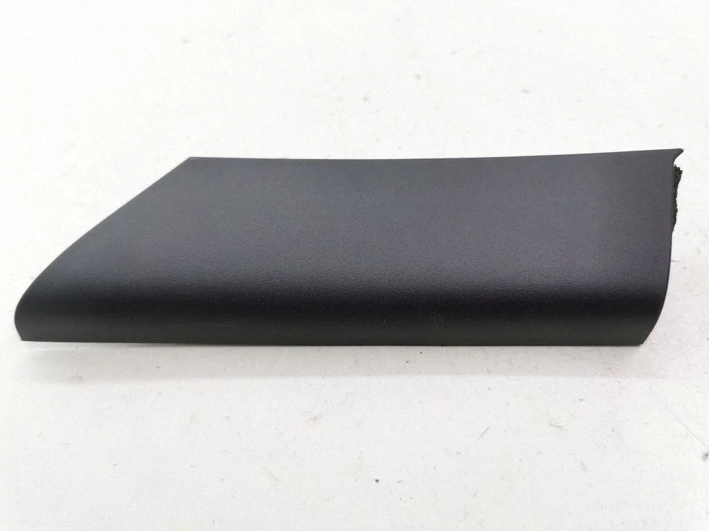 Other front door trim element – left