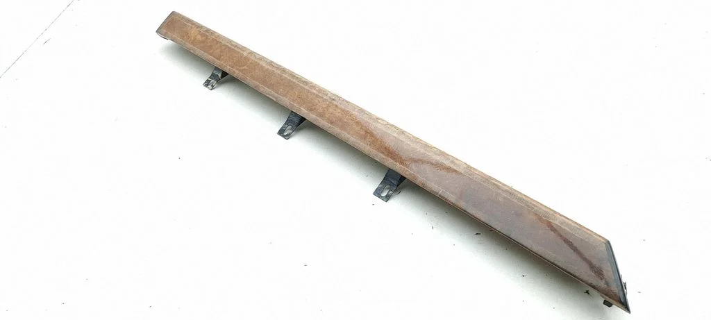 Front door trim bar – Rolls-Royce Silver Spur (1980-1998), left