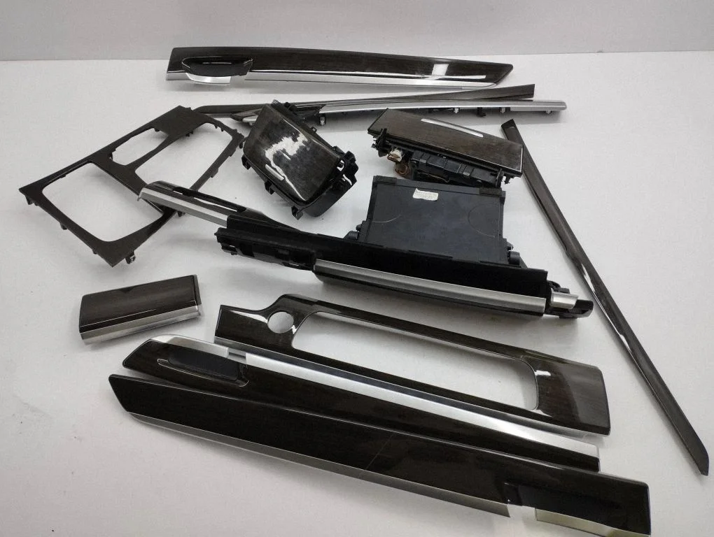 Front door trim bar – BMW 7 Series F01 F02 F03 F04 (2008-2016)