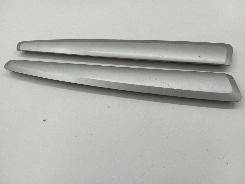 Przednia listwa ozdobna 80949JG00A