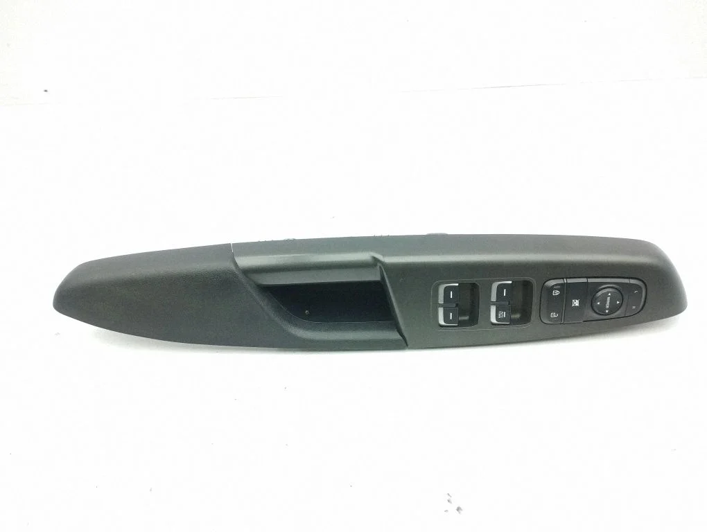 Front door interior handle trim 82720F1000
