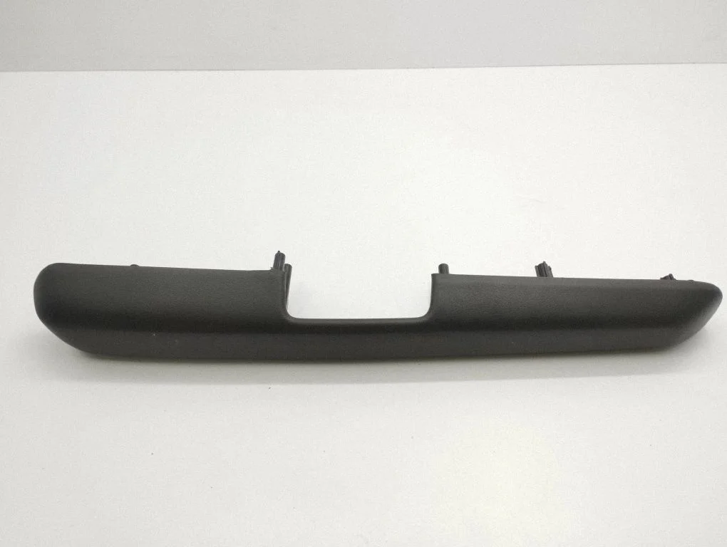 Front door interior handle trim 8E1867173