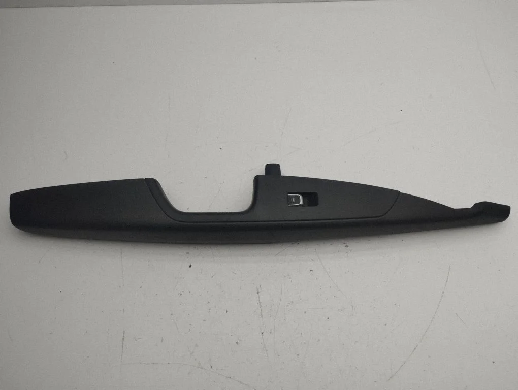 Front door interior handle trim – right