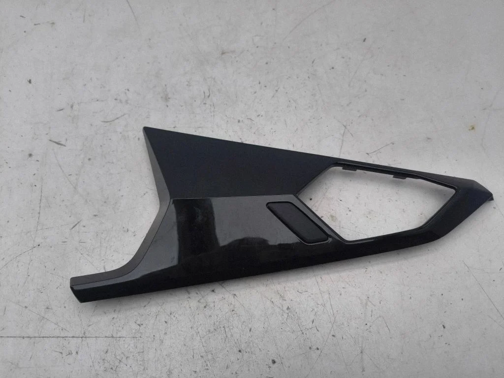 Front door interior handle trim 82A959521D