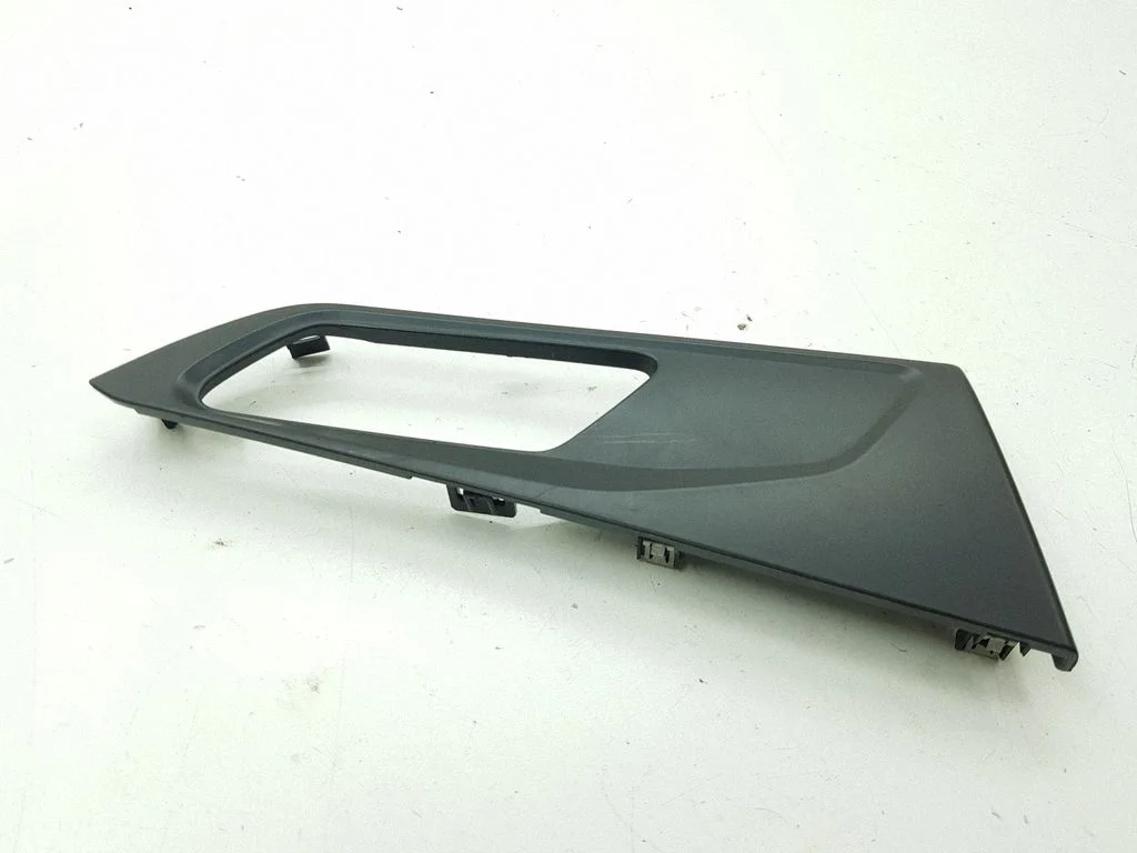 Front door interior handle trim 98011517