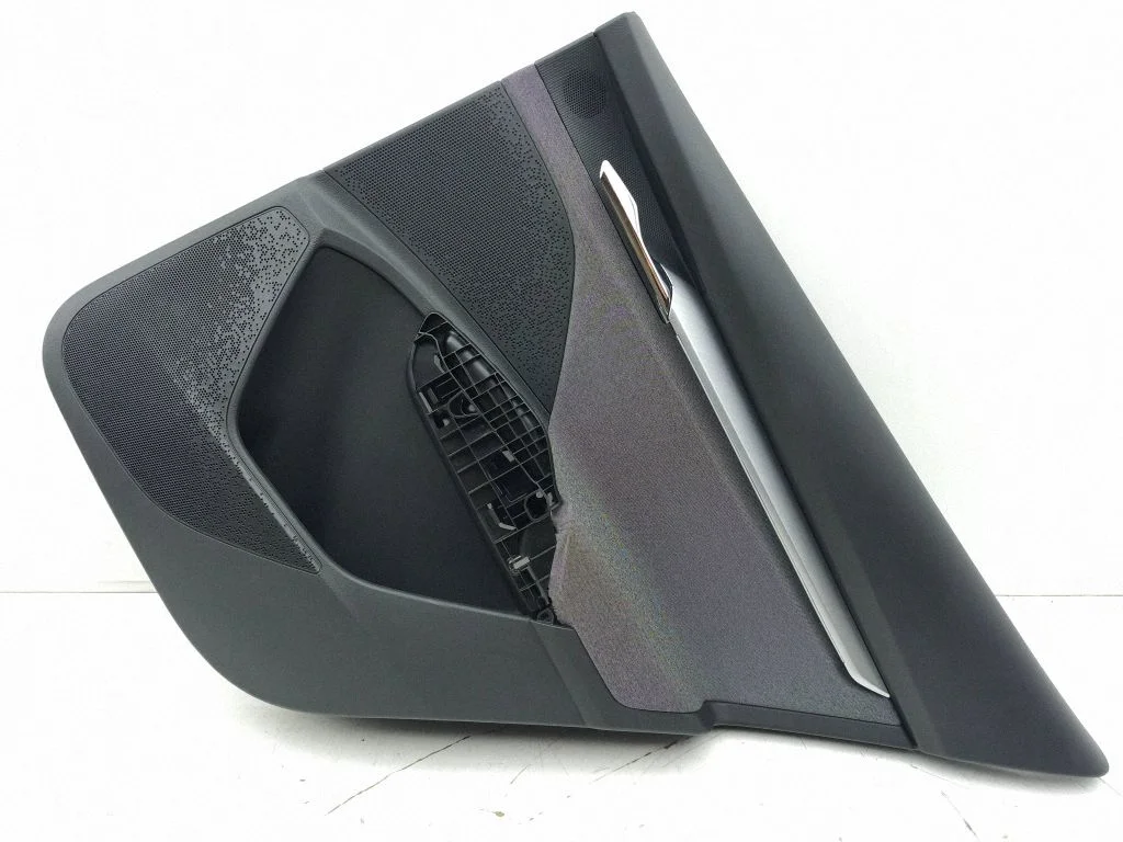 Rear door card panel trim 5LG867024B